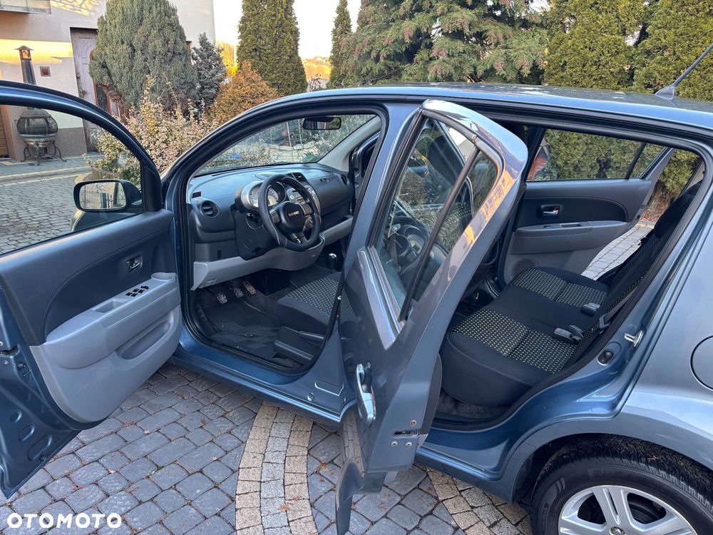 Daihatsu Sirion 1.3 - 10