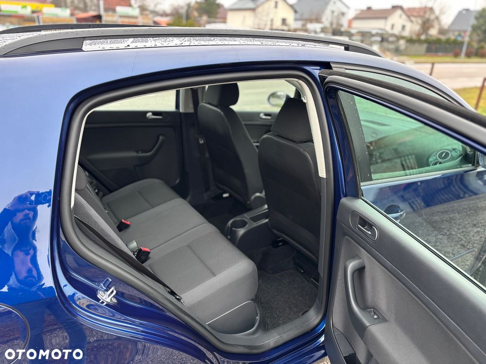 Volkswagen Golf Plus - 11