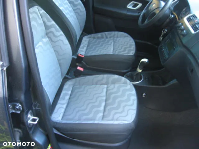 Skoda Fabia 1.4 16V Comfort - 12
