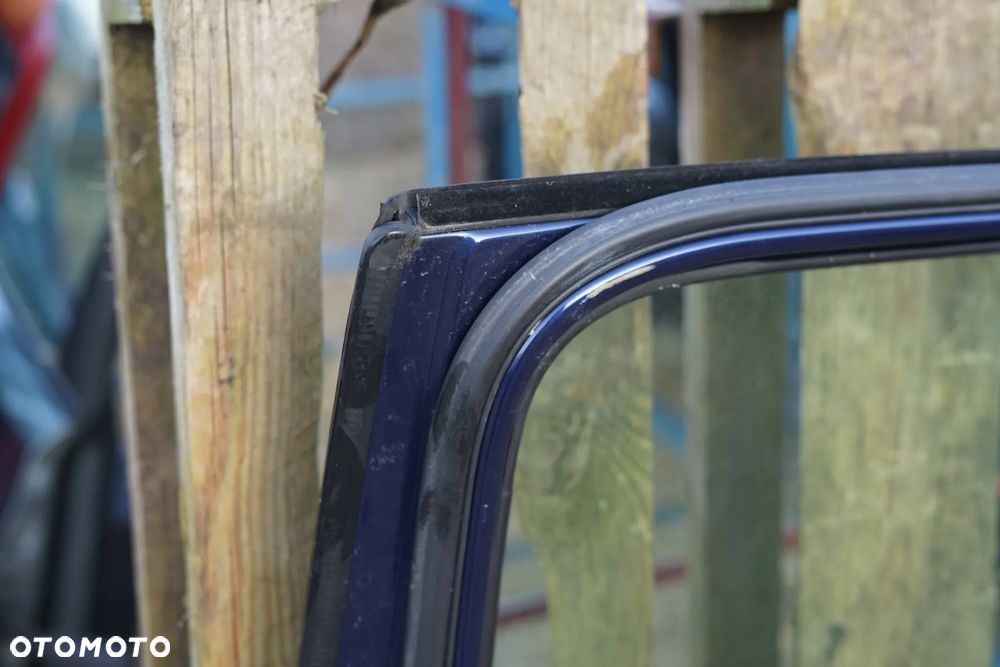 Drzwi tył tylne prawe VW Polo IV 9N 5d LB5N - 9