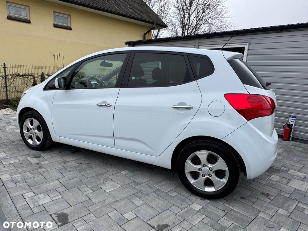 Kia Venga 1.4 CVVT UEFA EURO 2016 - 12