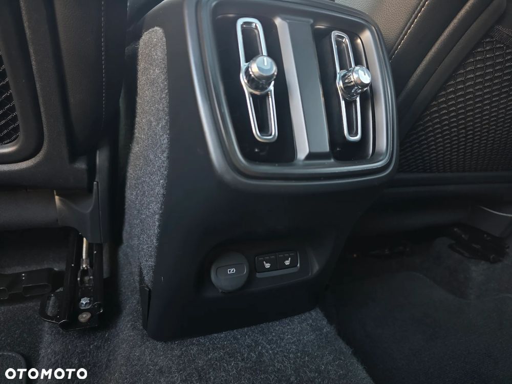 Volvo XC 40 D4 AWD Geartronic Inscription - 26