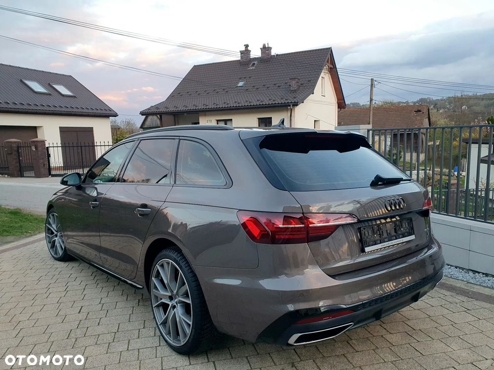 Audi A4 Avant 40 TDI quattro S tronic S line - 2