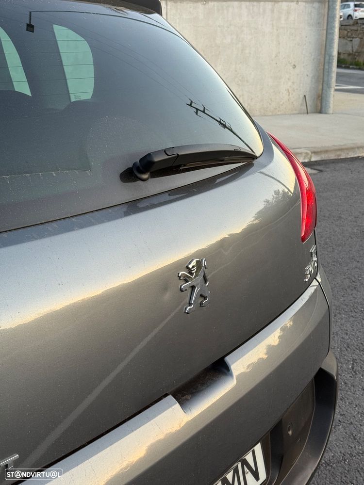 Peugeot 3008 1.6 e-HDi Executive CMP6 - 10