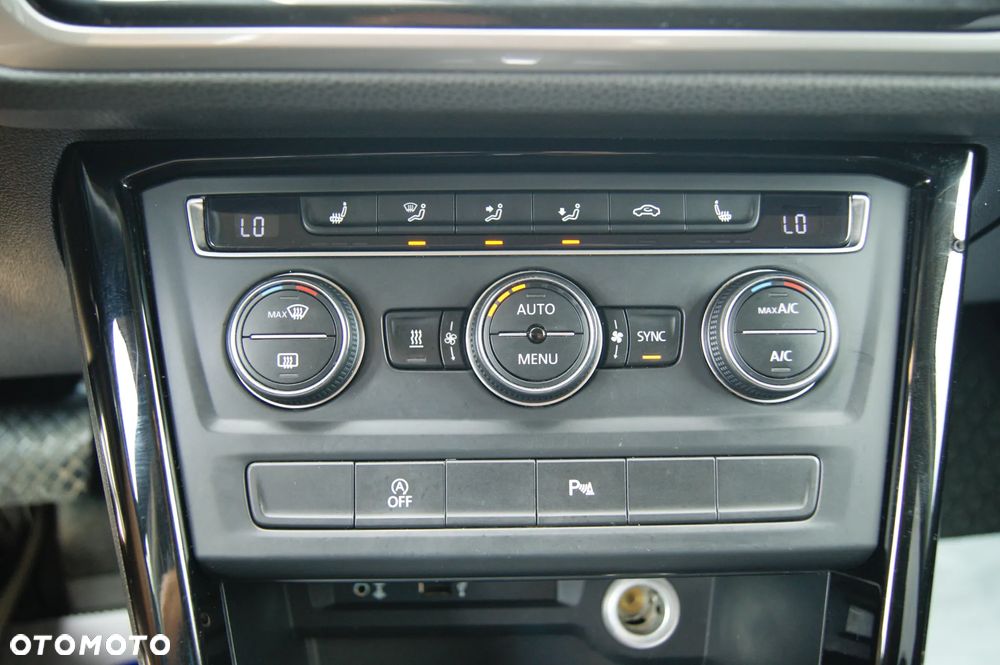 Volkswagen Touran 2.0 TDI SCR DSG Comfortline - 19