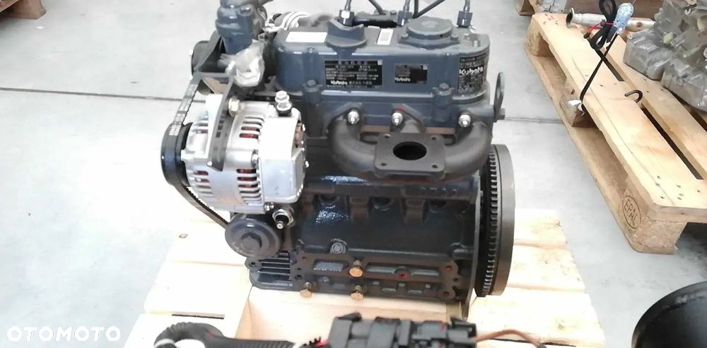SILNIK KUBOTA D722-E4 19 kW 12500 zł netto - 5