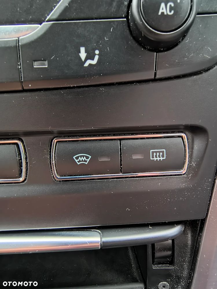 Ford Mondeo - 35