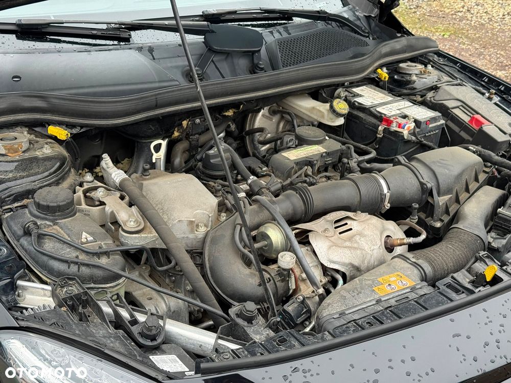 Mercedes-Benz GLA 200 7G-DCT - 4