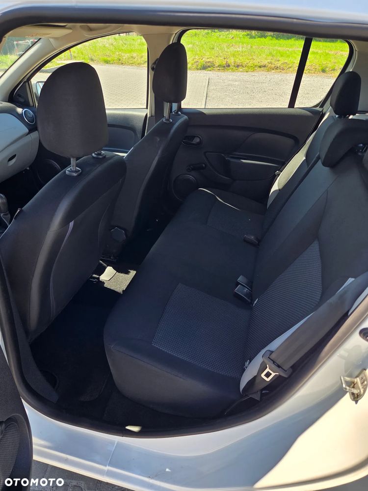 Dacia Sandero - 12