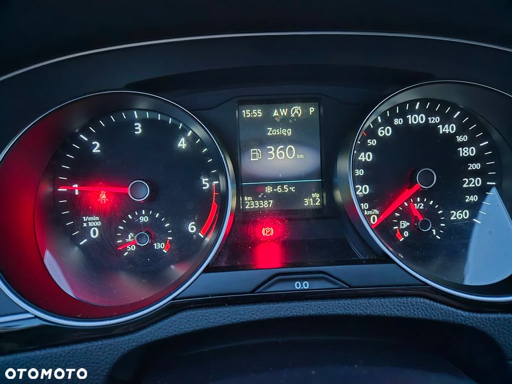 Volkswagen Passat 2.0 TDI SCR DSG Highline - 10