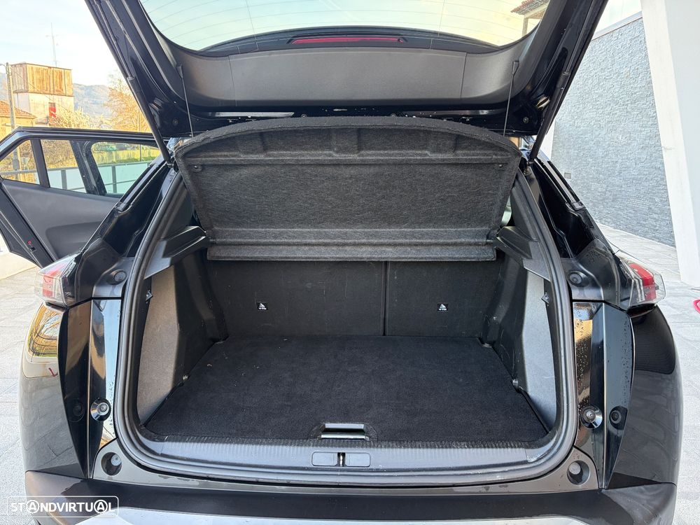 Peugeot e-2008 Allure Pack - 23