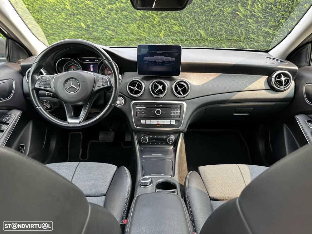 Mercedes-Benz GLA 200 d 7G-DCT Urban - 8