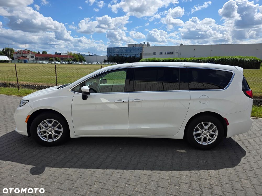 Chrysler Pacifica - 4
