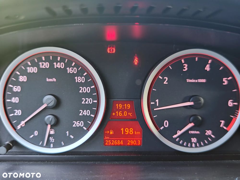 BMW Seria 5 523i - 17