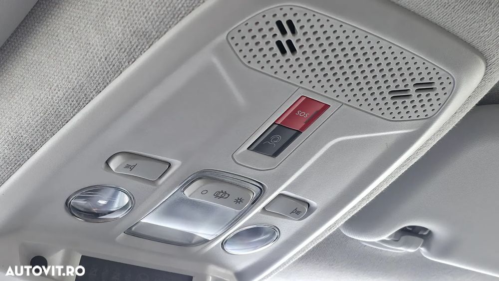 Citroën C4 PureTech 130 Stop&Start EAT8 SHINE - 33