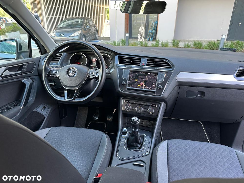 Volkswagen Tiguan 2.0 TDI SCR BlueMotion Technology Sport & Style - 13