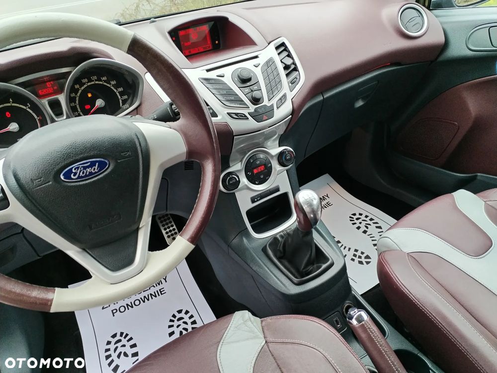 Ford Fiesta - 24