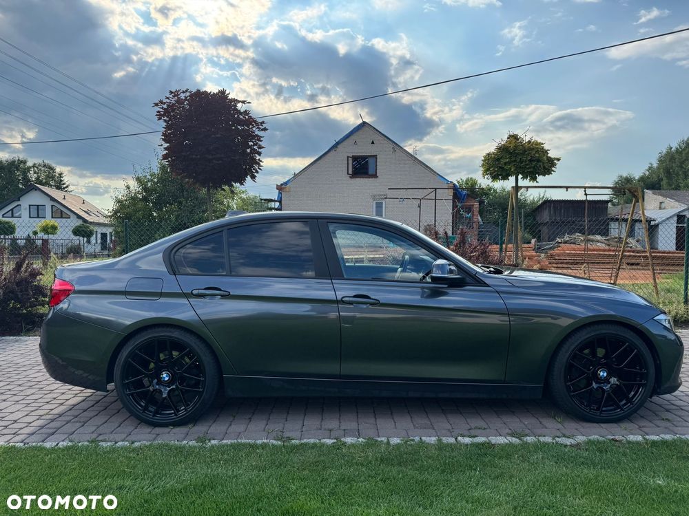 BMW Seria 3 318d - 1