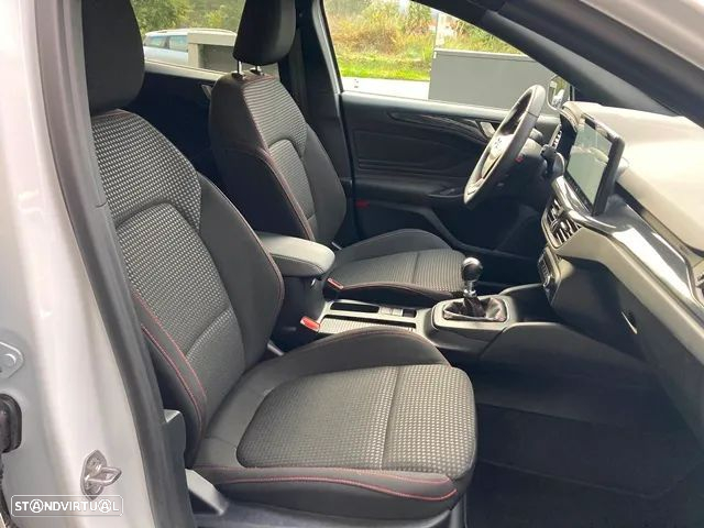 Ford Focus 1.0 EcoBoost MHEV ST-Line - 36