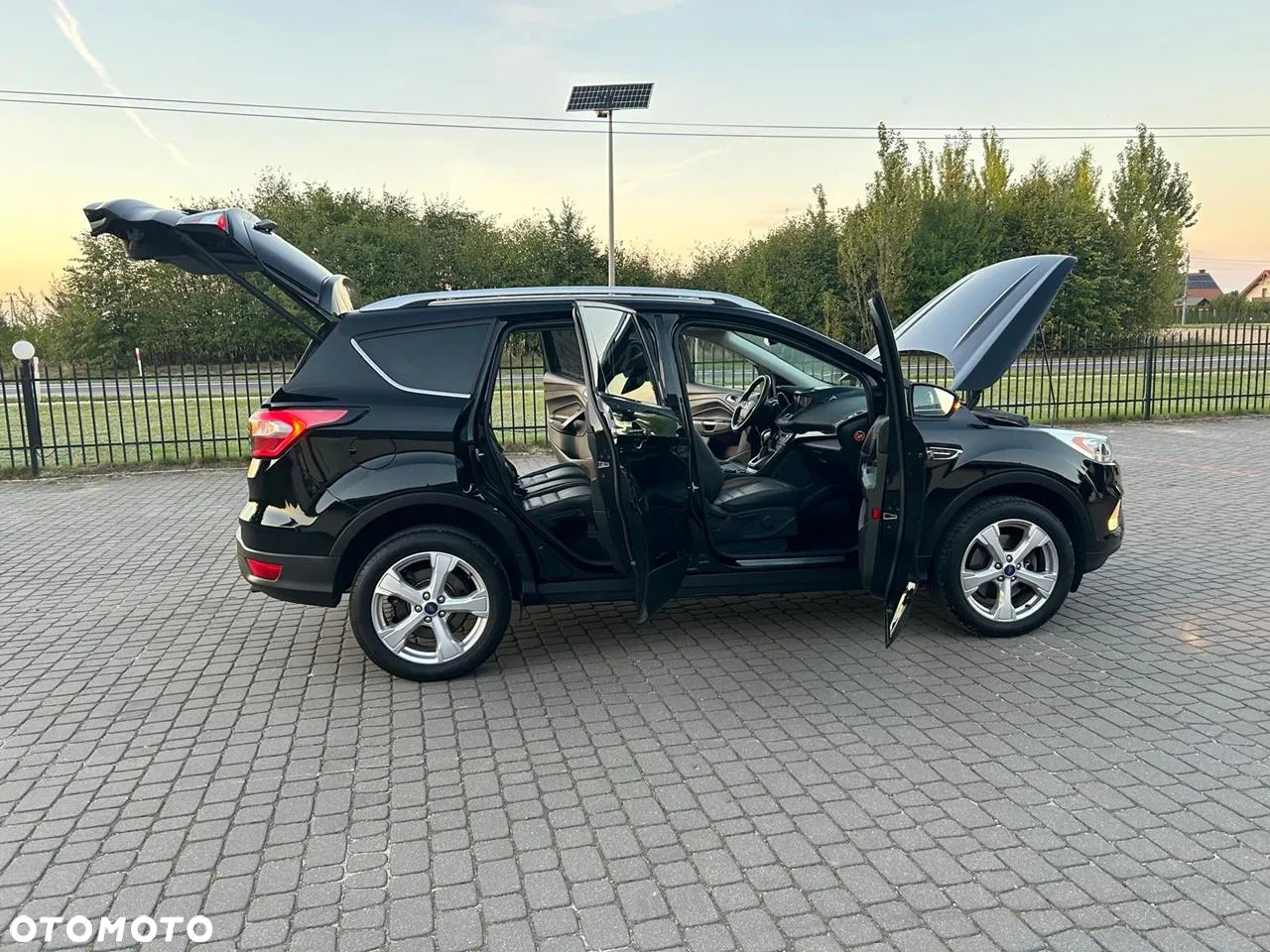 Ford Kuga 1.5 EcoBoost 4WD Titanium Plus - 22