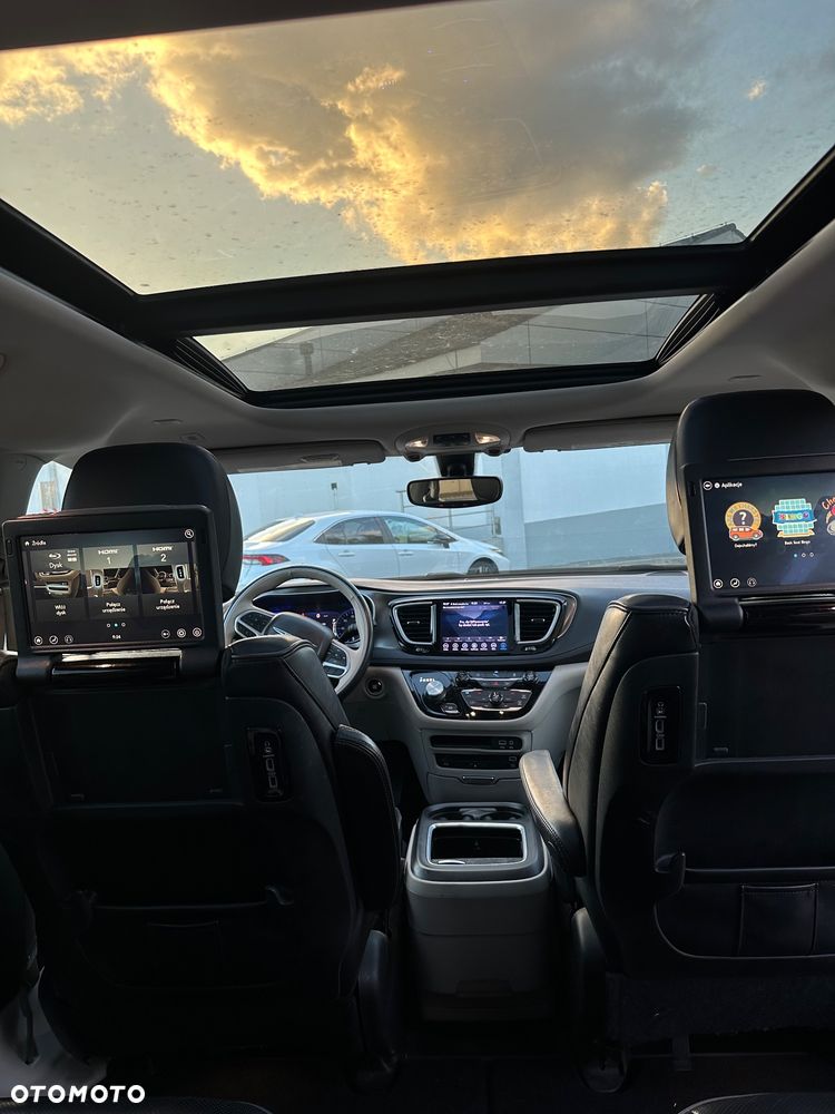 Chrysler Pacifica - 13