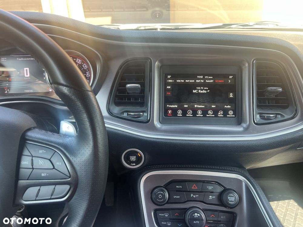 Dodge Challenger - 13