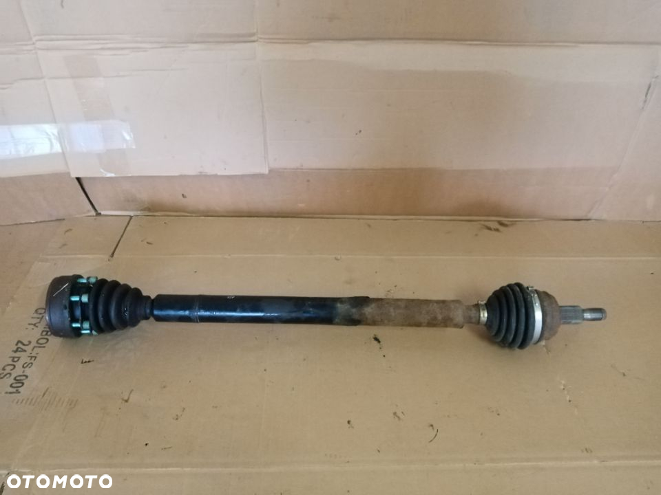 Półoś prawa długa półośka VW Bora 4 1.4 16V - 2