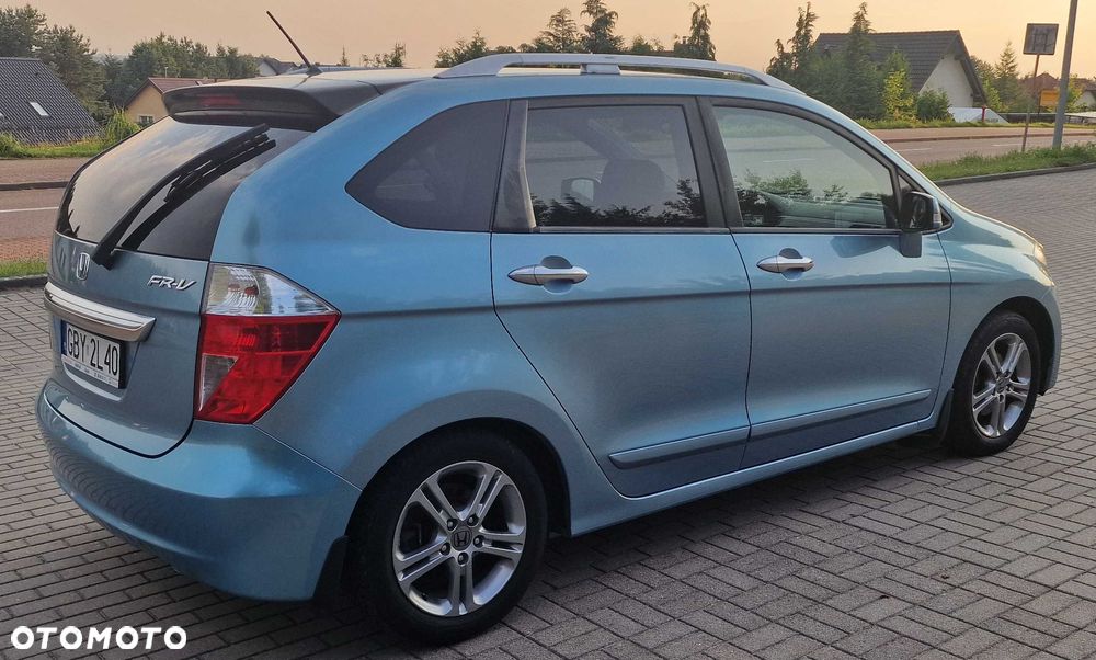 Honda FR-V - 4