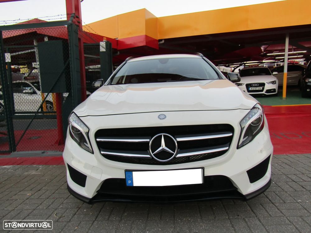 Mercedes-Benz GLA 200 d 4Matic 7G-DCT AMG Line - 1