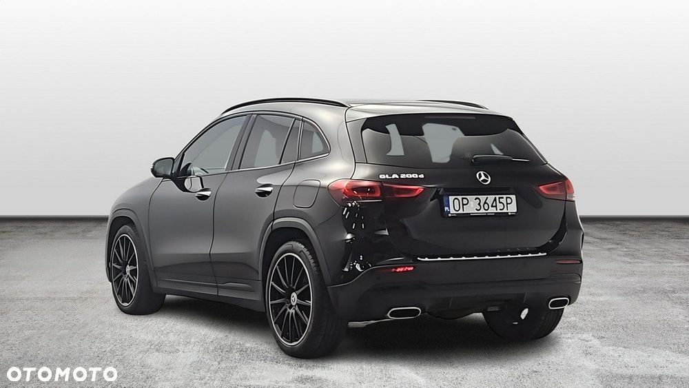 Mercedes-Benz GLA 200 d - 3