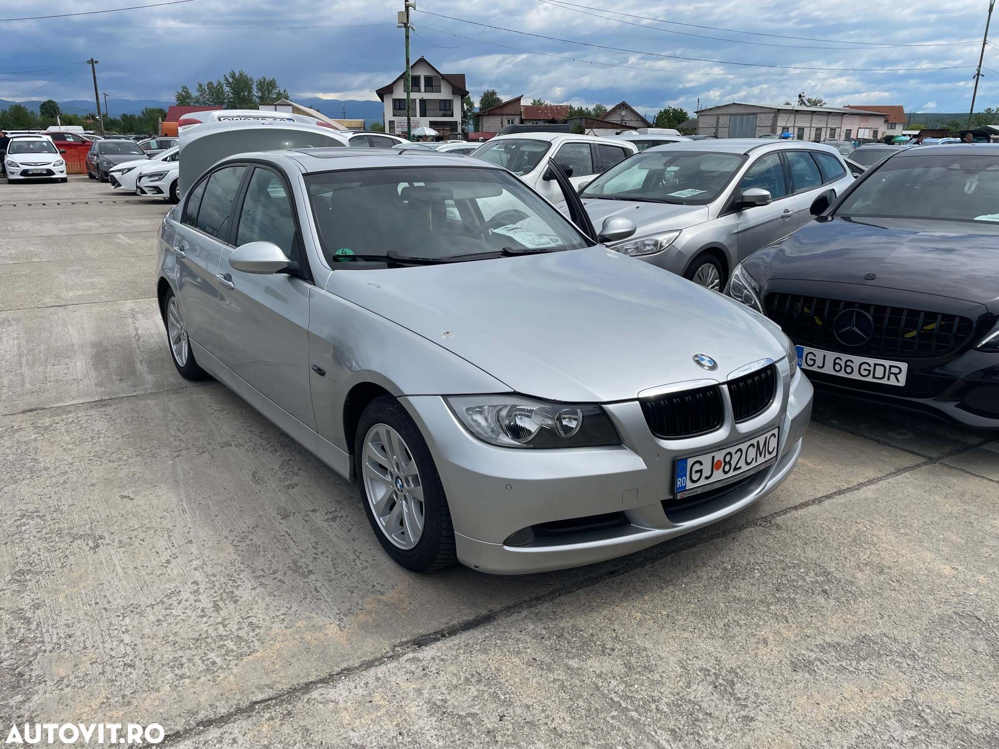 BMW Seria 3 318i - 5