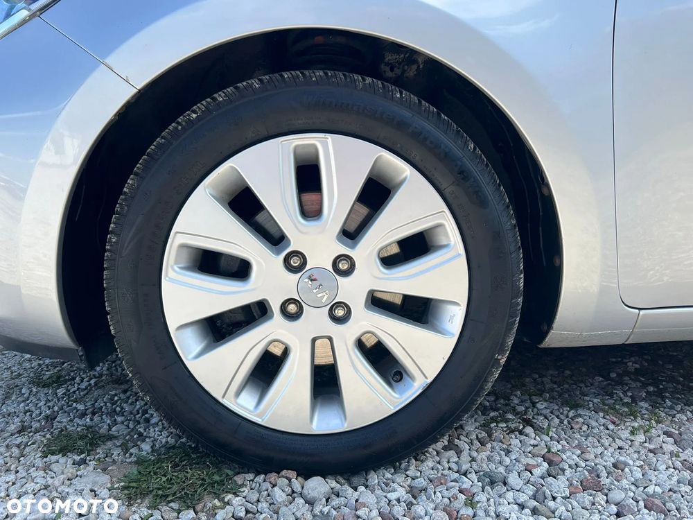 Kia Rio 1.2 Dream Team Edition - 13