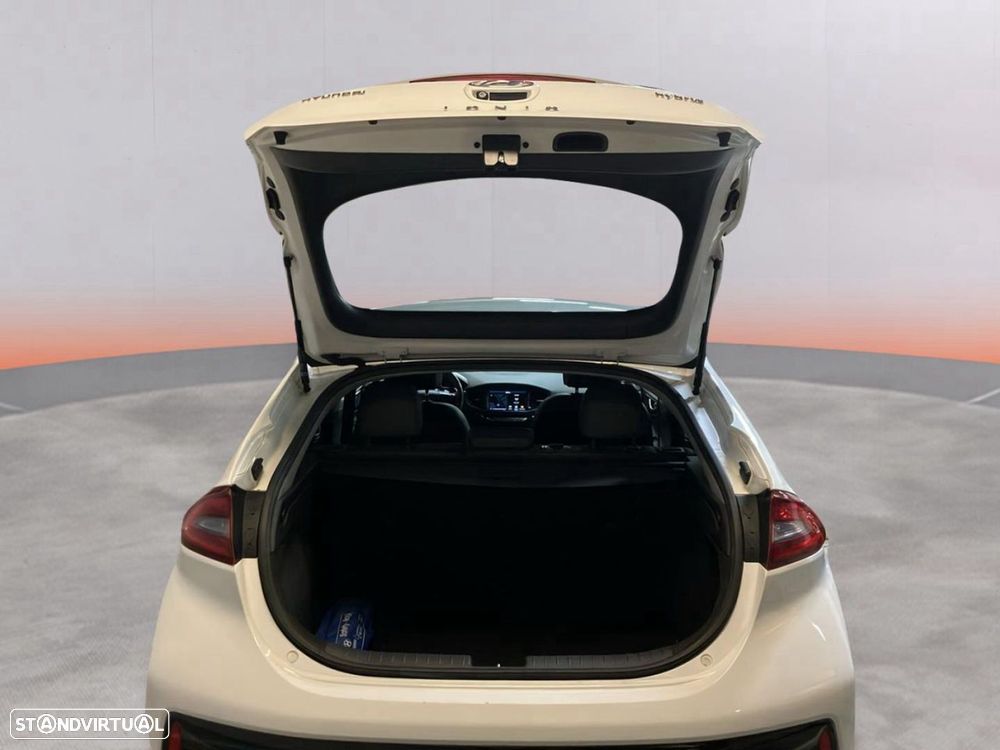 Hyundai Ioniq - 20