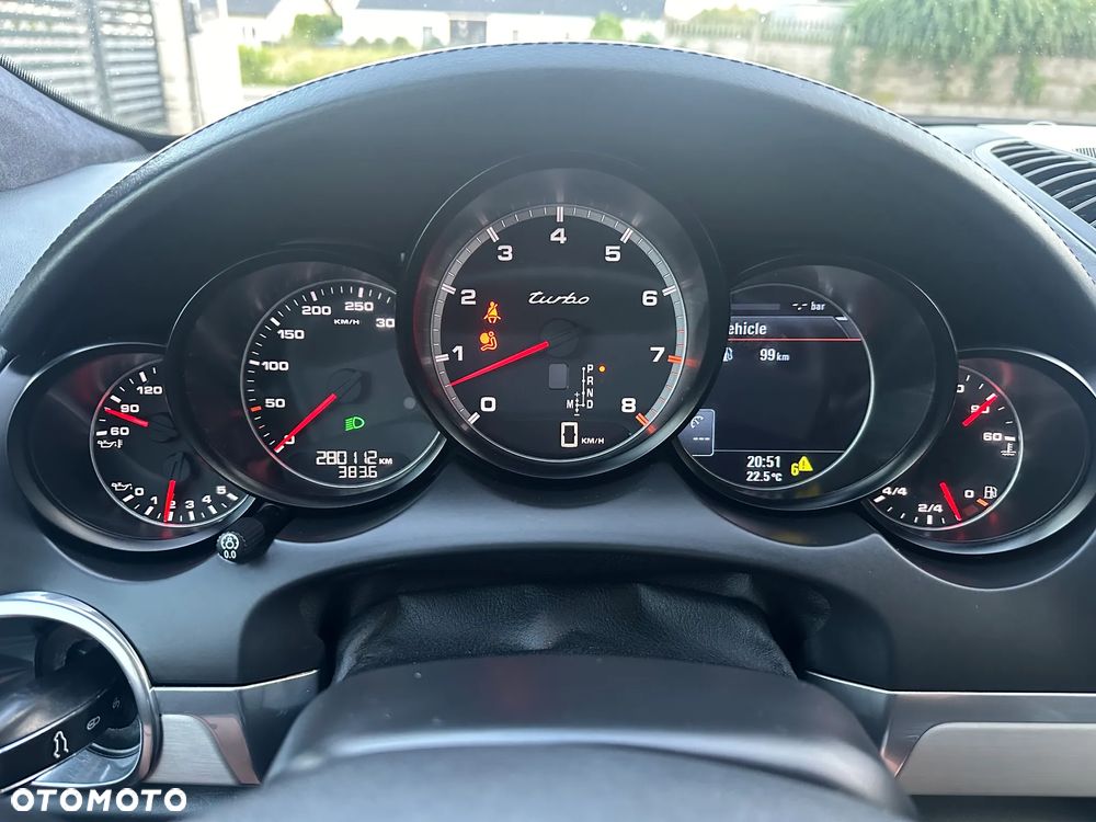 Porsche Cayenne Turbo - 25