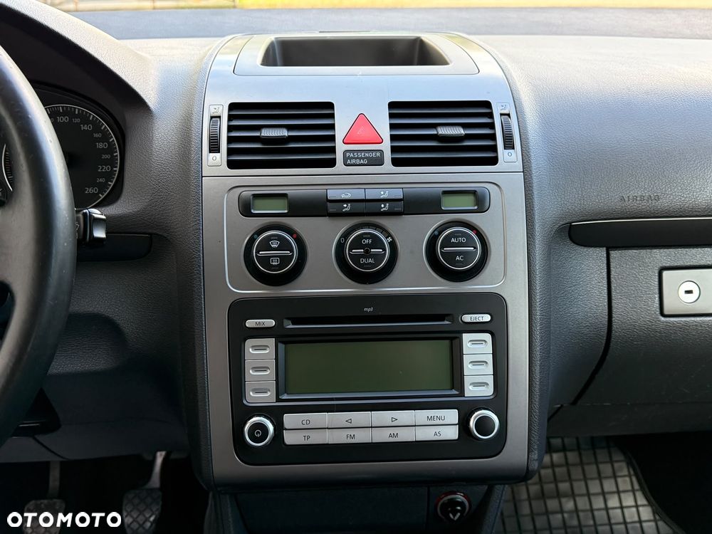 Volkswagen Touran 1.6 Welcome - 13