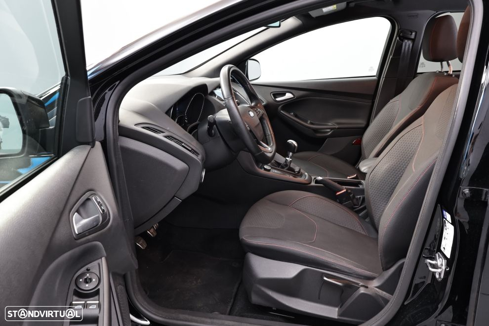 Ford Focus 1.0 SCTi ST-Line - 24