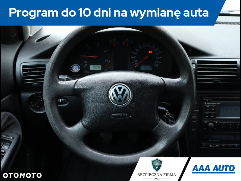 Volkswagen Passat - 19