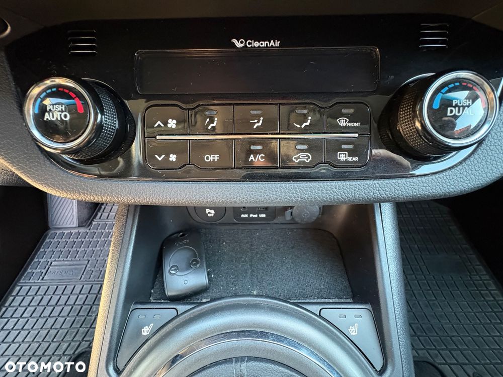 Kia Sportage 2.0 L 2WD - 11