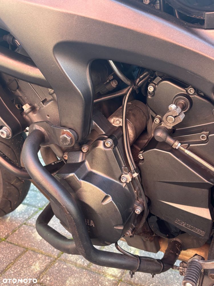 Yamaha FZS - 12