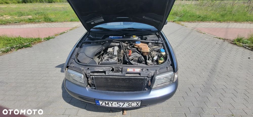Audi A4 Limousine 1.8 - 24