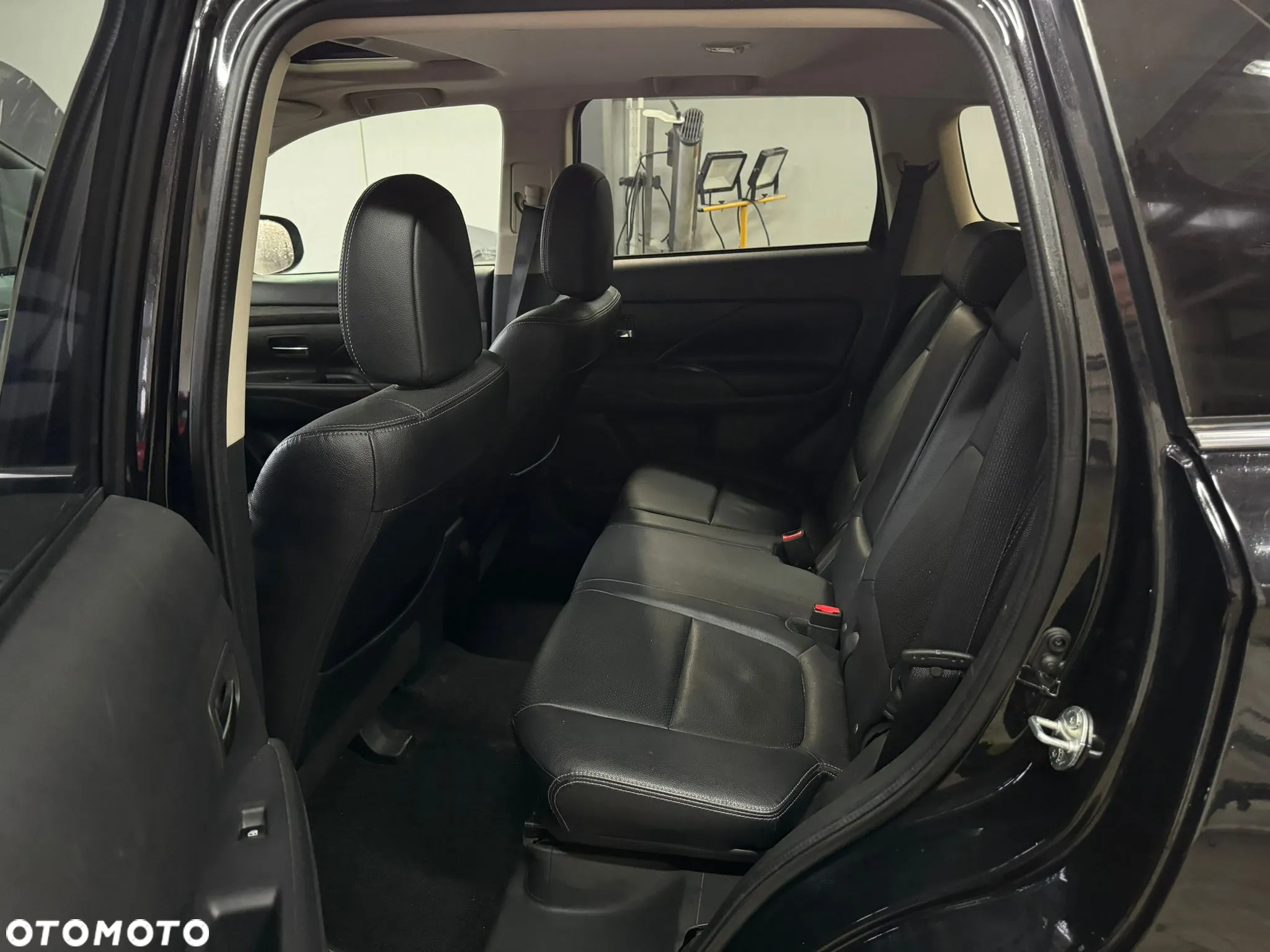 Mitsubishi Outlander 2.2 DI-D 4WD Automatik Invite - 6
