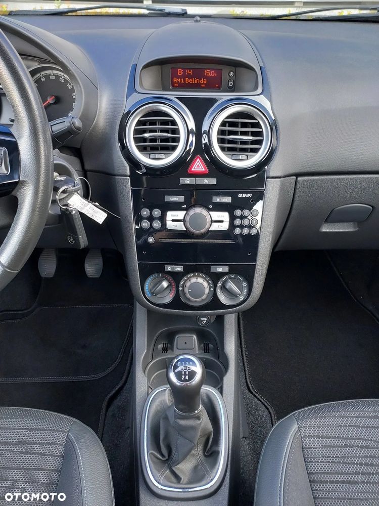 Opel Corsa 1.2 16V Cosmo - 28