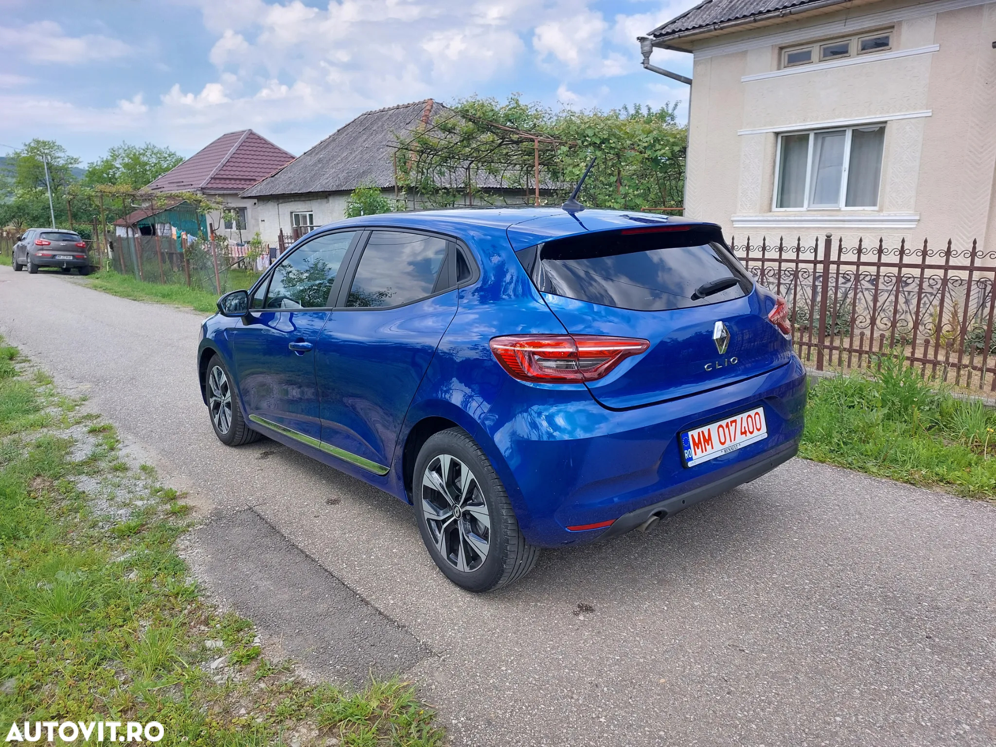 Renault Clio TCe 90 CVT TECHNO - 2
