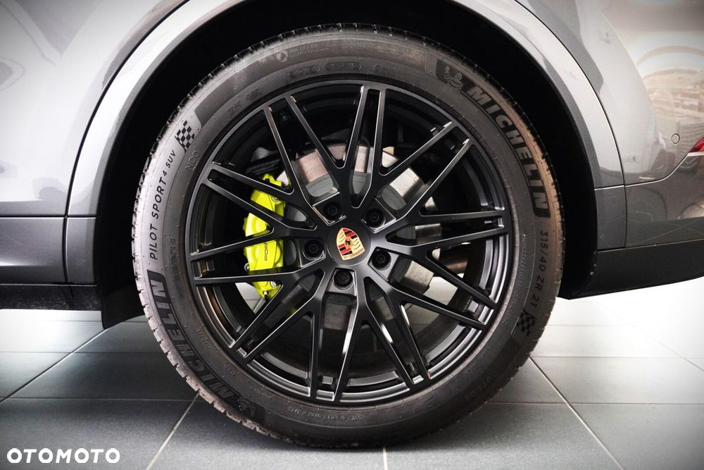 Porsche Cayenne - 11