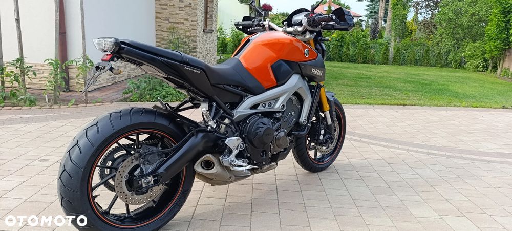 Yamaha MT - 7