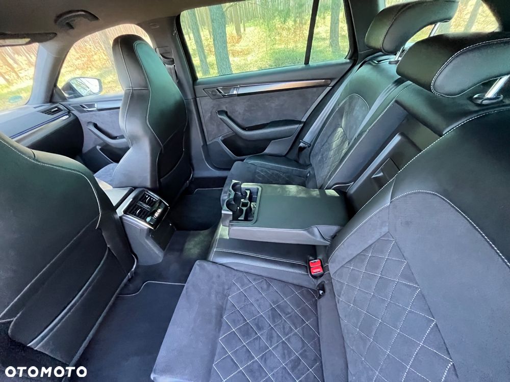 Skoda Superb 2.0 TDI SCR Sportline DSG - 20