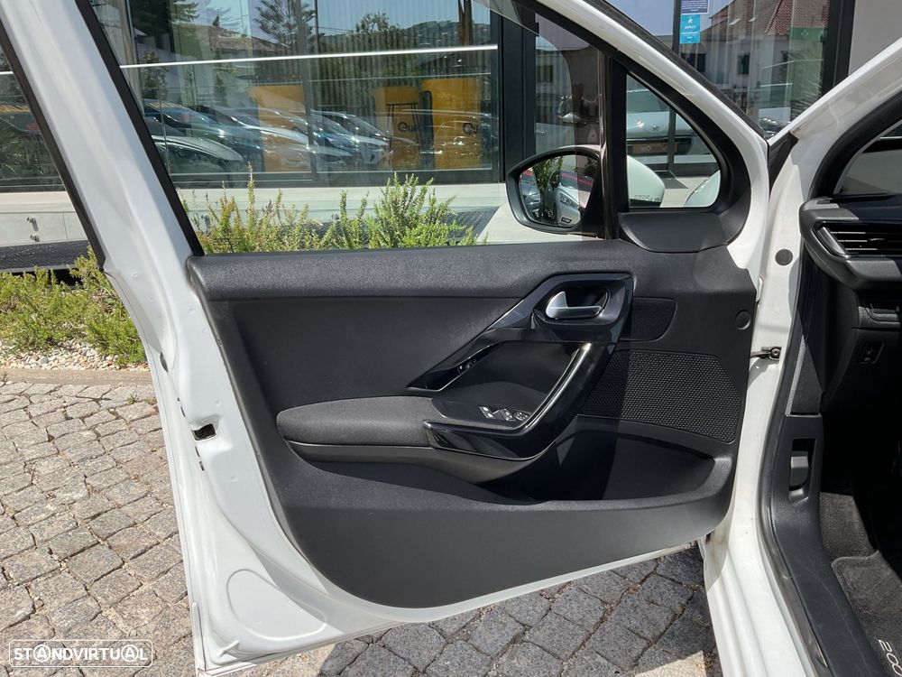 Peugeot 208 1.2 PureTech Active - 17