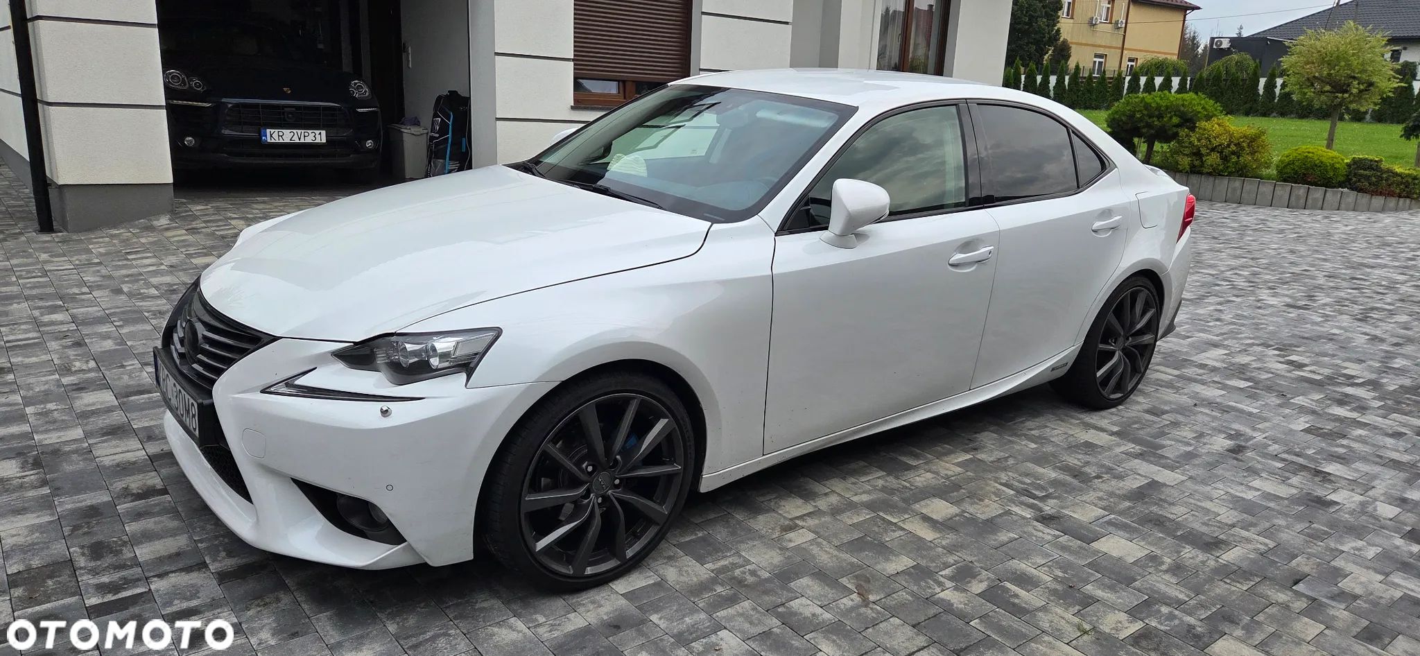 Lexus IS 300h Business Edition - 1