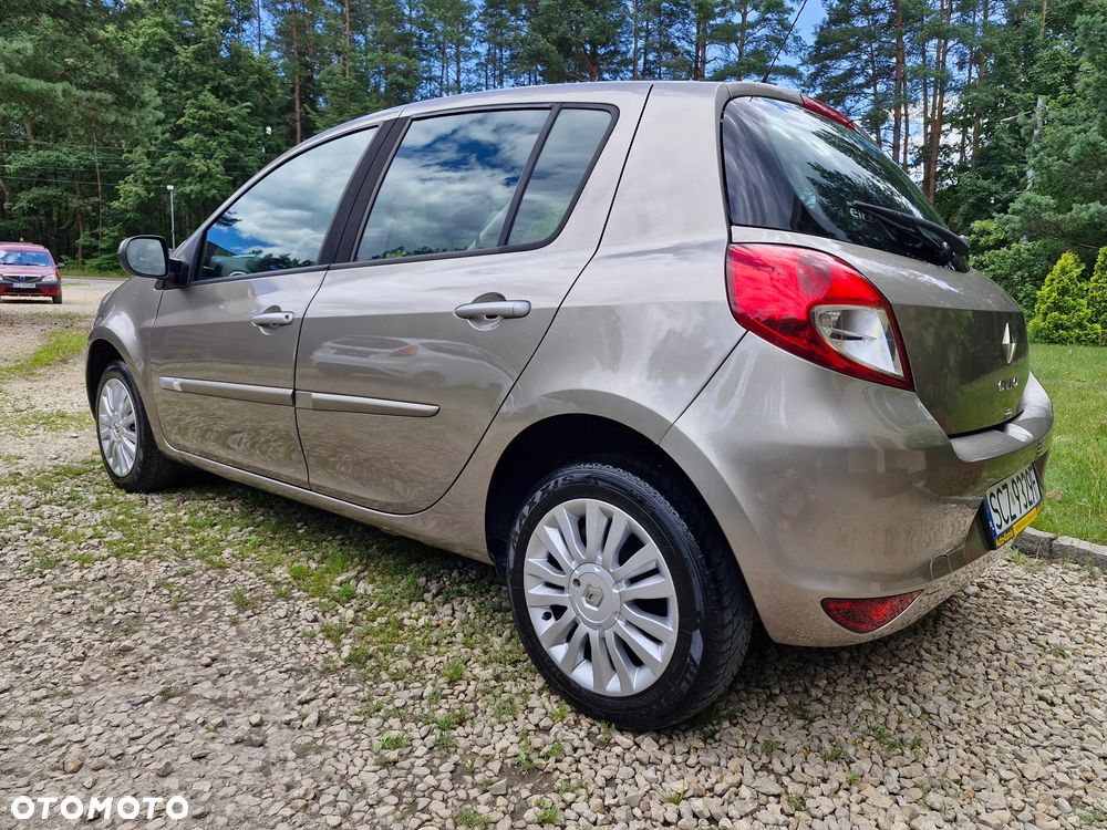 Renault Clio 1.2 16V Pack Authentique - 14