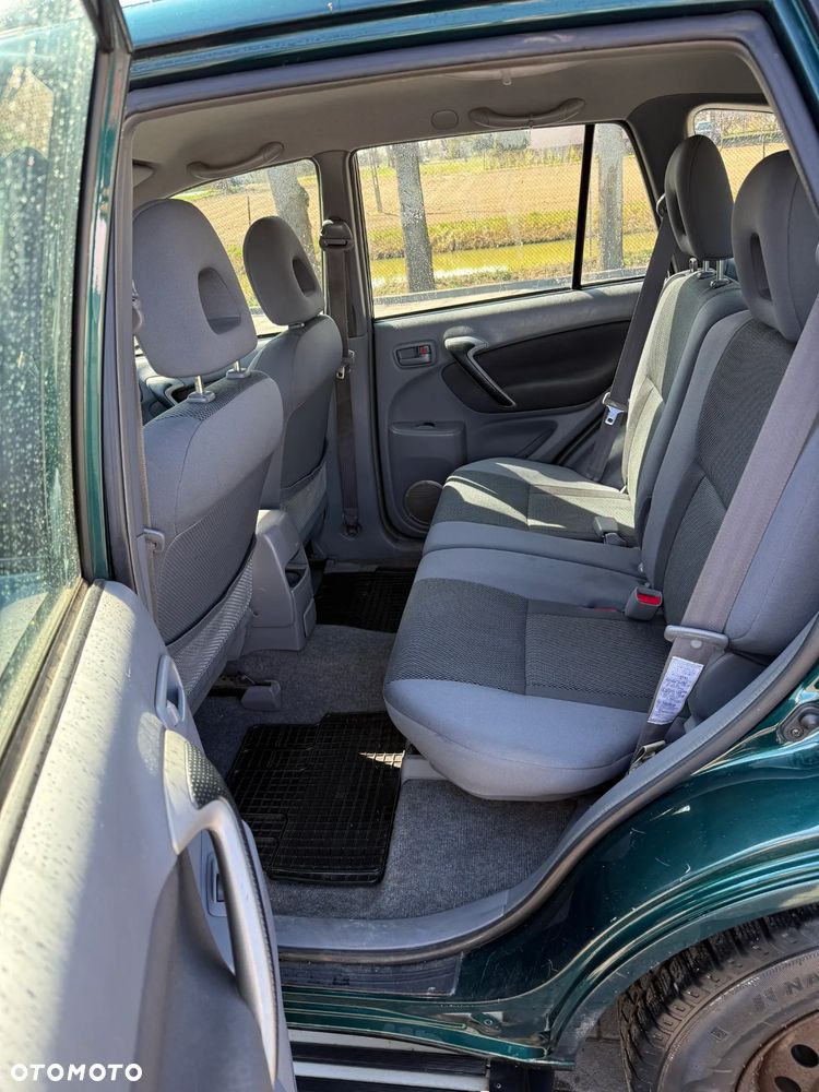 Toyota RAV4 D-4D 4x4 - 8
